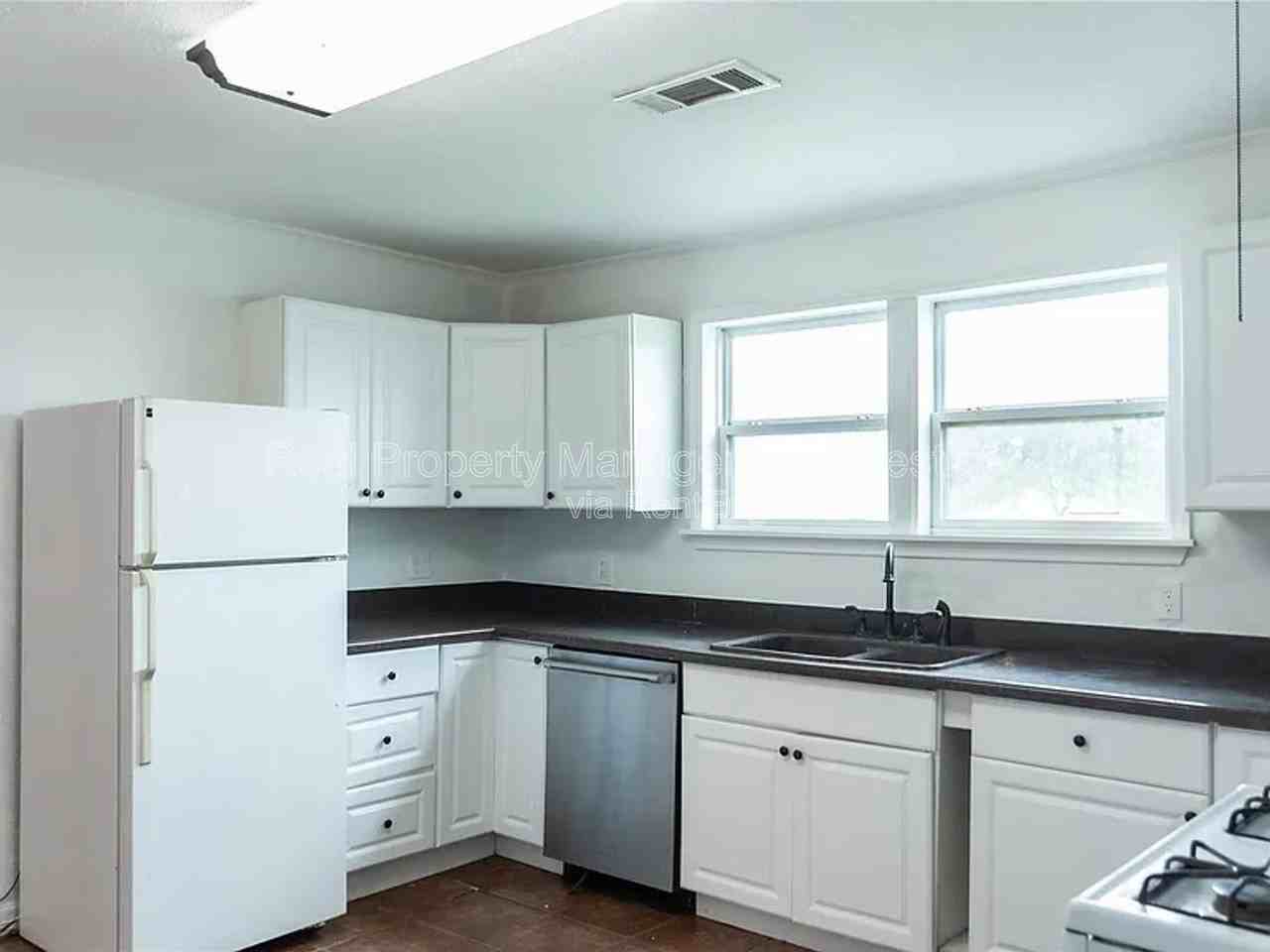 5311 Perry Ave - Photo 6 of 15