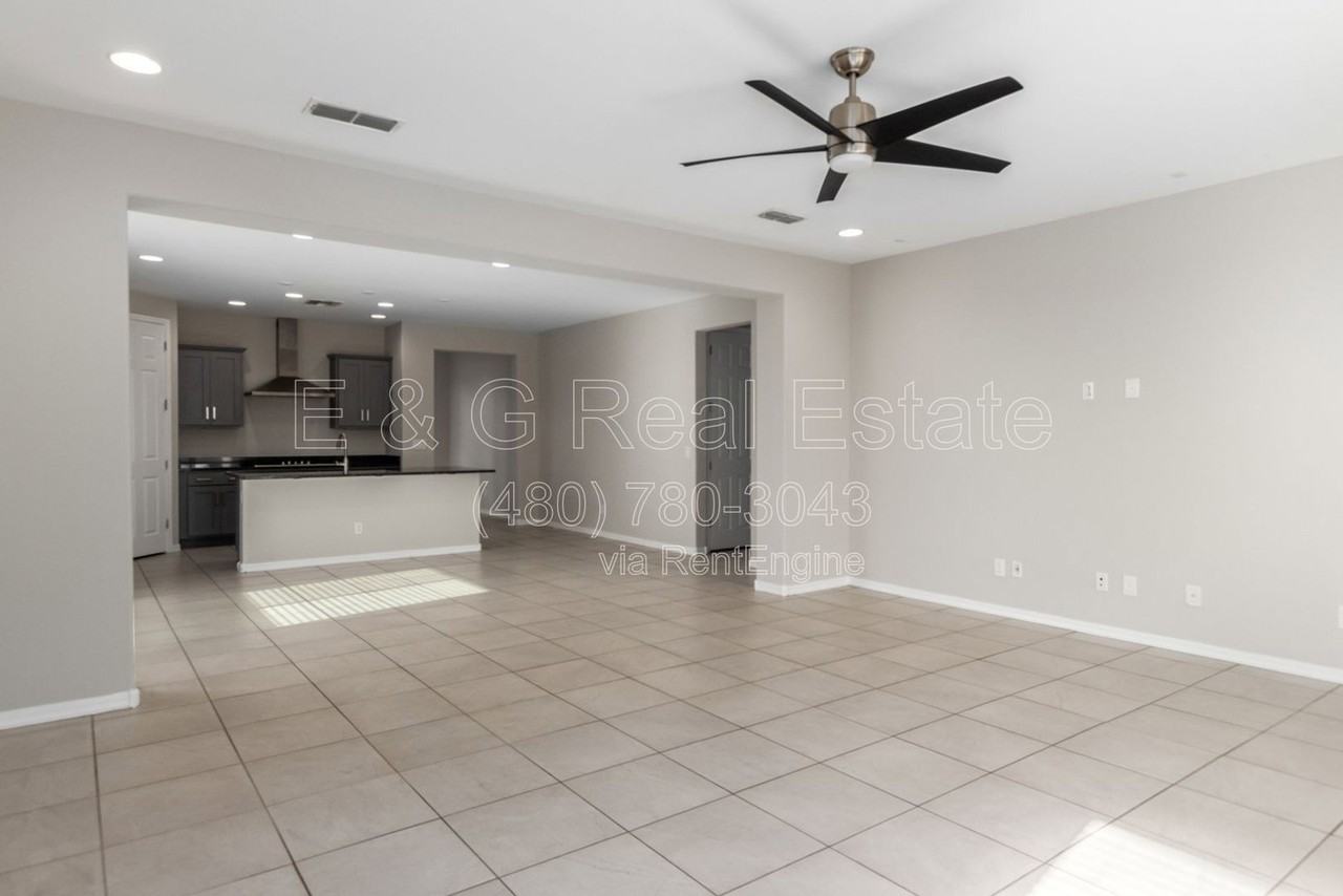9027 W Missouri Ave - Photo 7 of 26