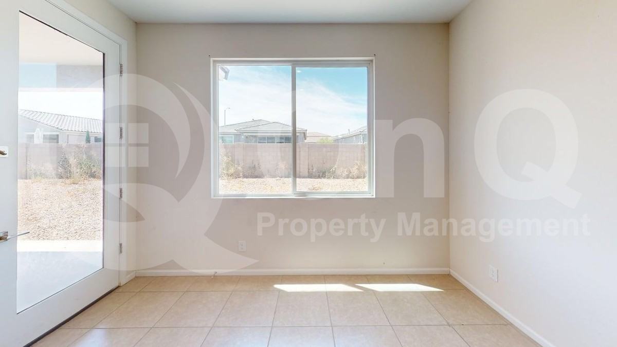 2039 E Piedmont Pl - Photo 7 of 23