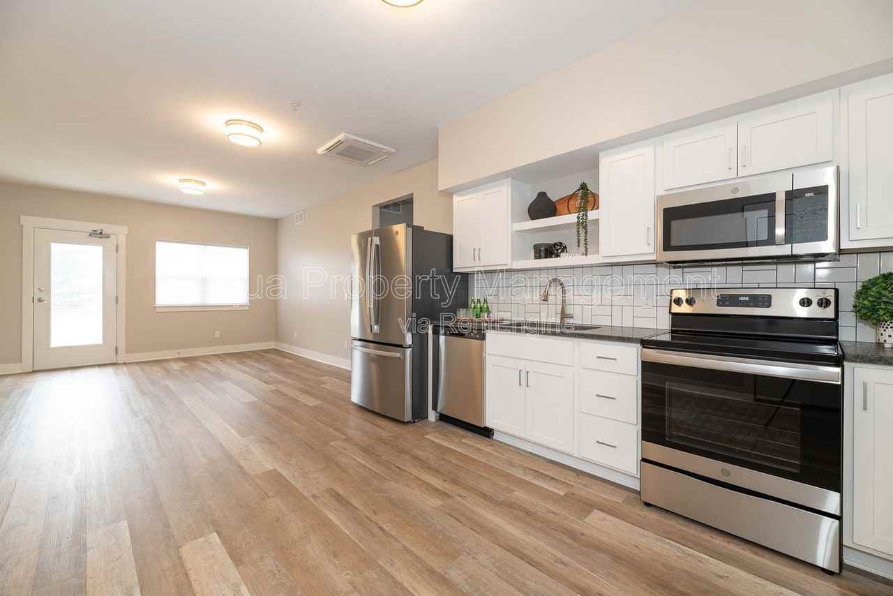 24279 W Mcgillen Ave #C13 - Photo 3 of 13