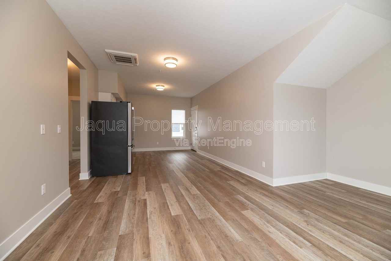 24279 W Mcgillen Ave #C13 - Photo 4 of 13