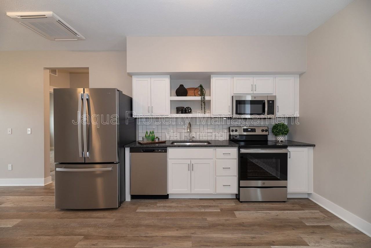 24279 W Mcgillen Ave #C13 - Photo 5 of 13
