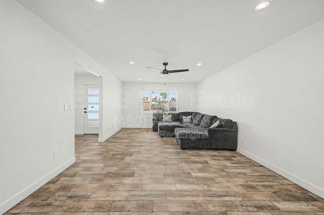 2174 E Palmcroft Dr - Photo 6 of 26