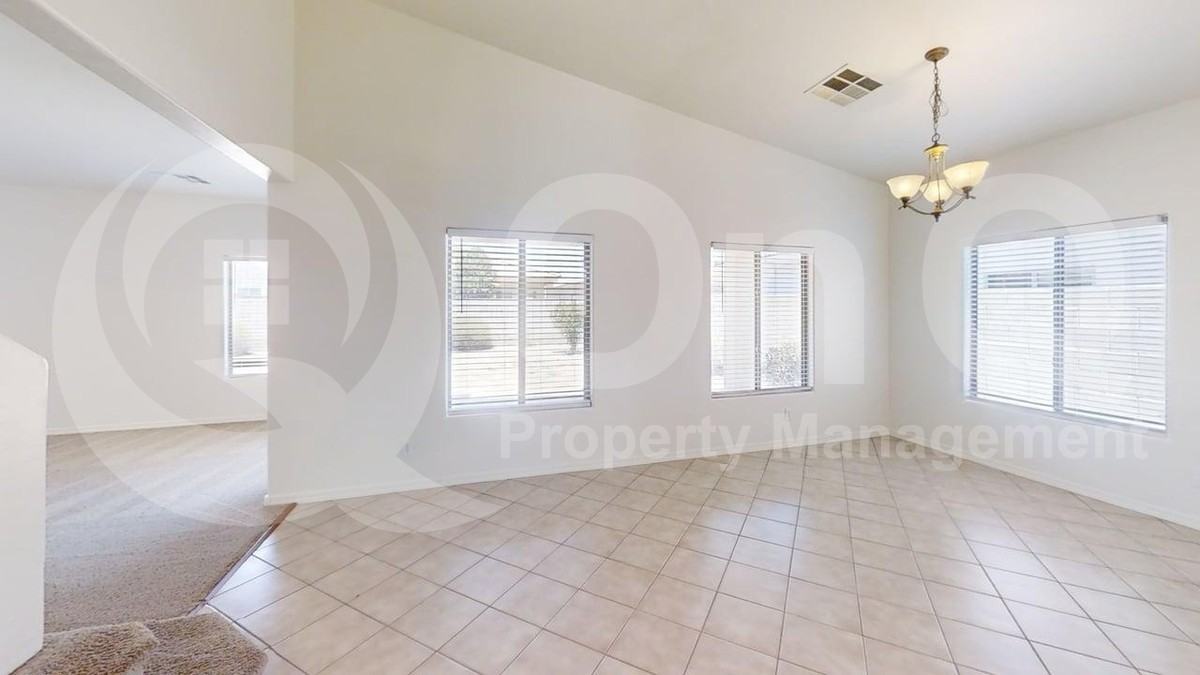12204 W Ocotillo Ln - Photo 4 of 26
