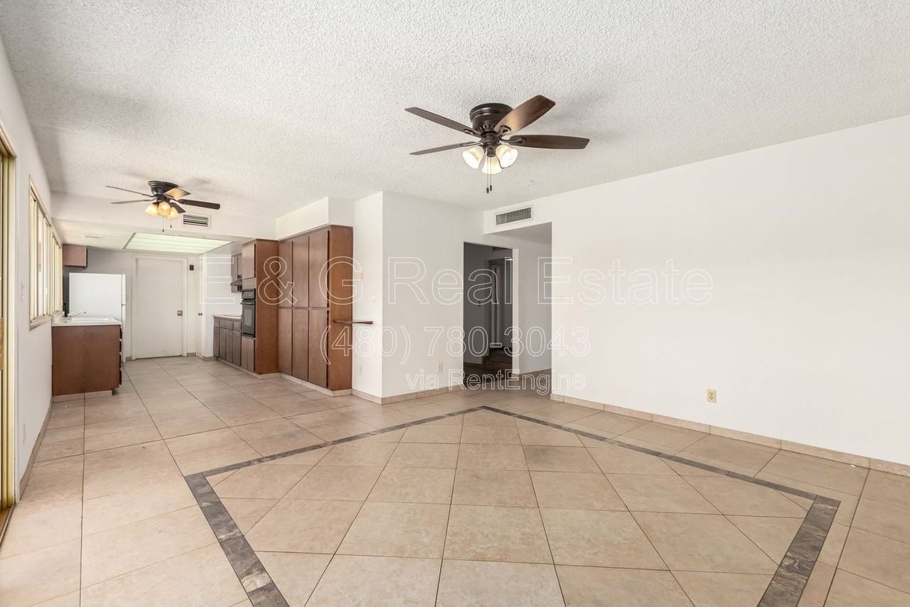 4013 S Hazelton Ln - Photo 7 of 34