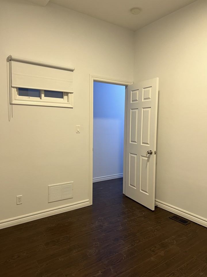 18 Nassau Street - Photo 5 of 7