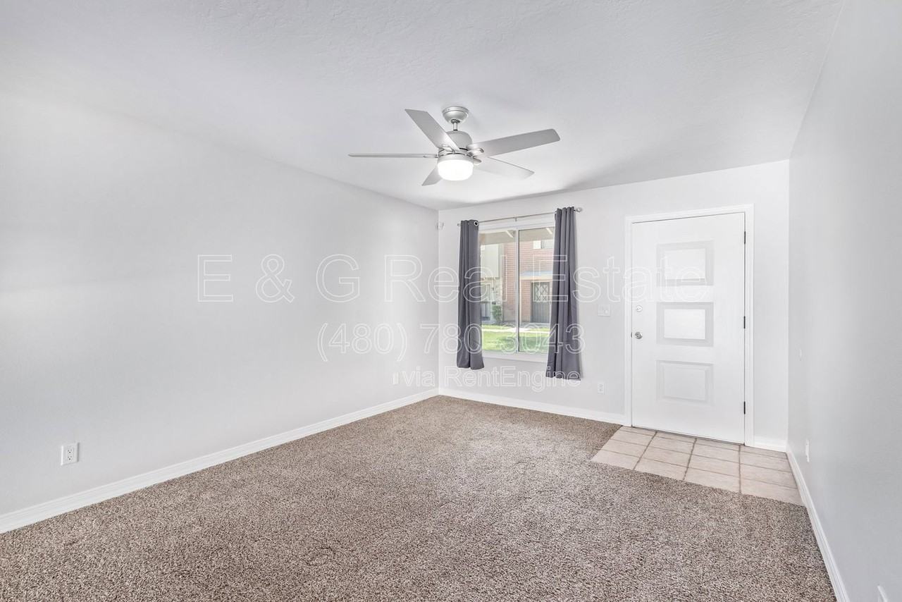 3905 S Mill Ave - Photo 3 of 27