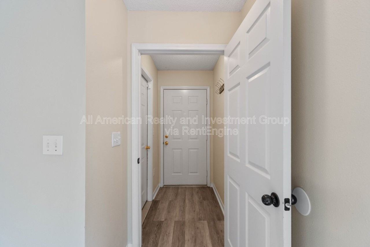 104 Hydac Rd #B - Photo 2 of 24