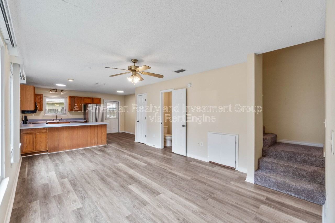 104 Hydac Rd #B - Photo 3 of 24