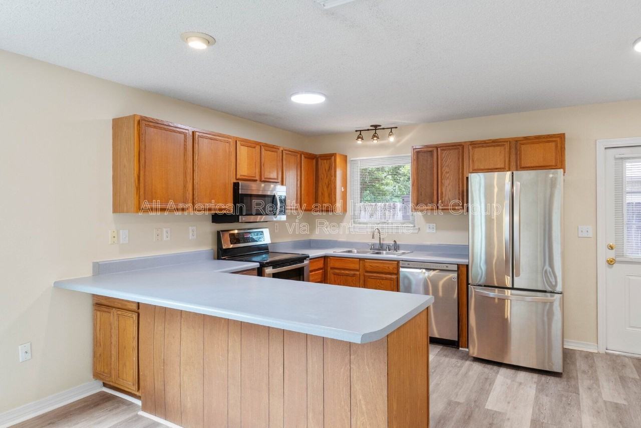 104 Hydac Rd #B - Photo 6 of 24