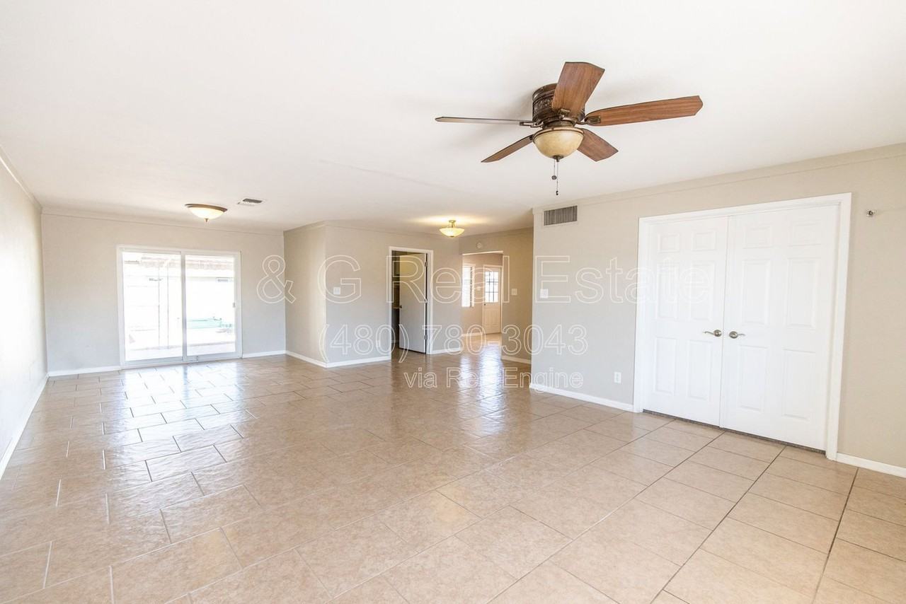 8050 E Clarendon Ave - Photo 4 of 18