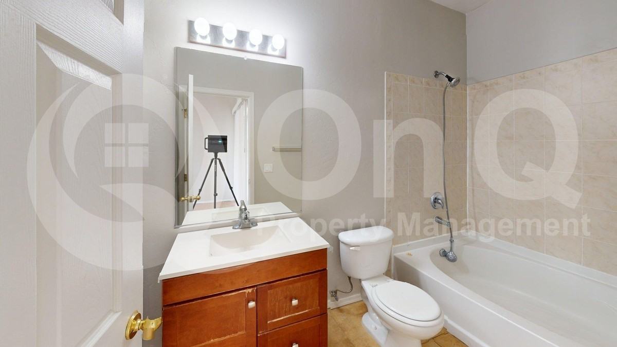 2012 W Dozemary Ct - Photo 3 of 15