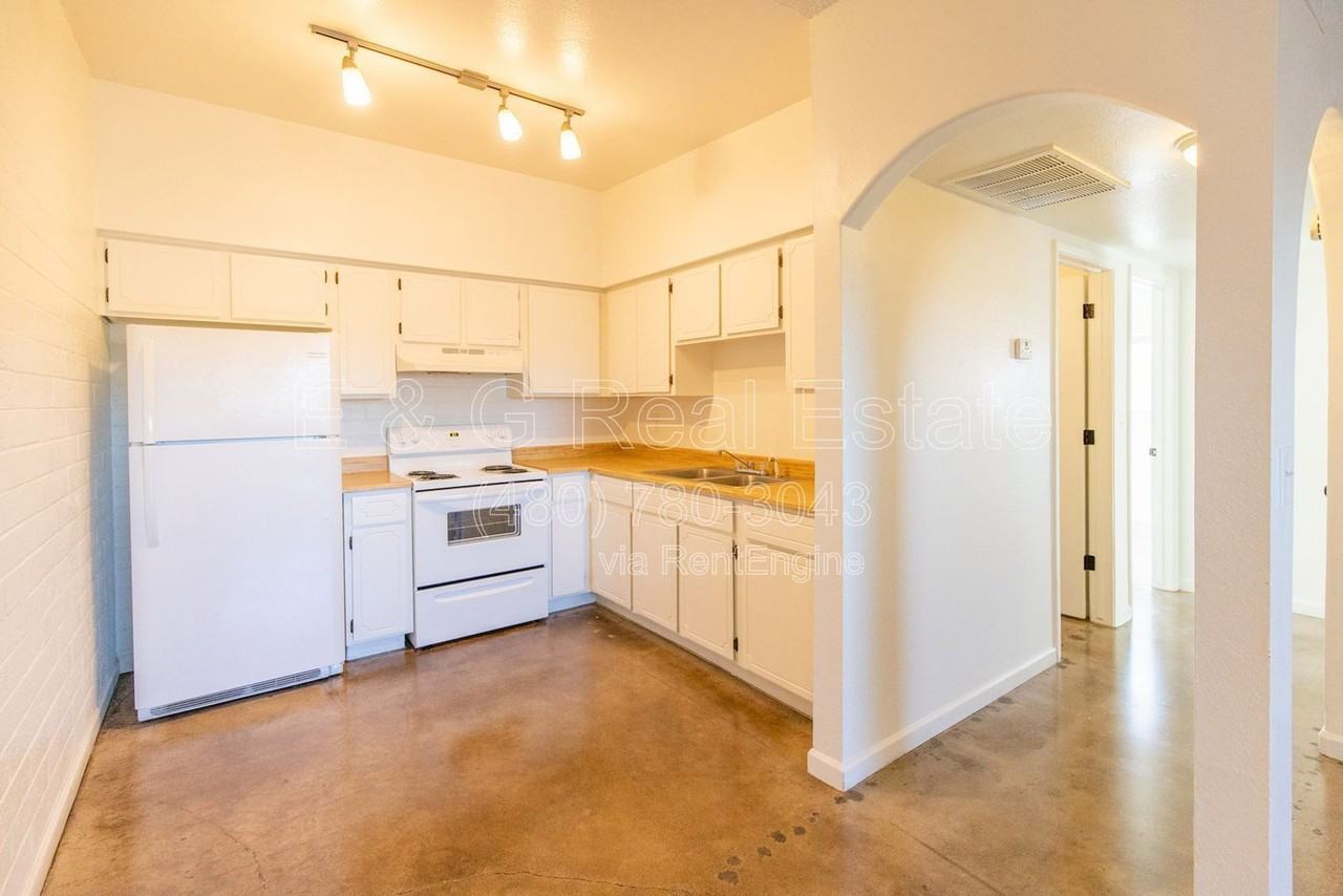 1343 W 3rd St #3 - Photo 6 of 14