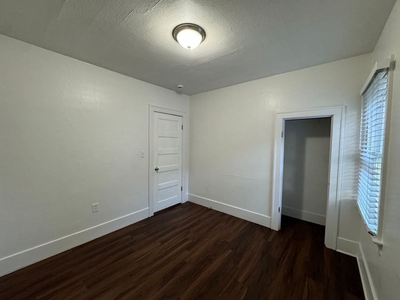 336 23rd St Se - Photo 6 of 14