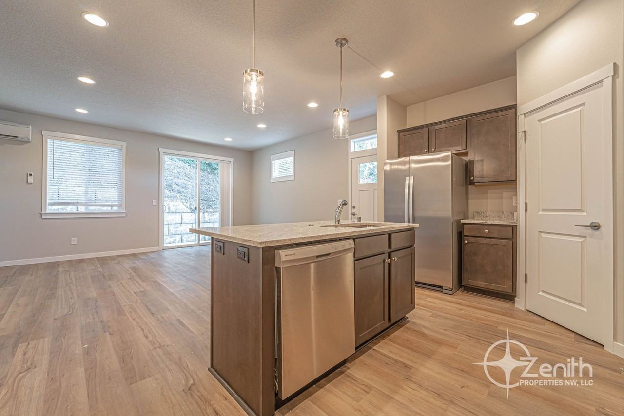 4912 Ne 2nd Ct - Photo 5 of 33