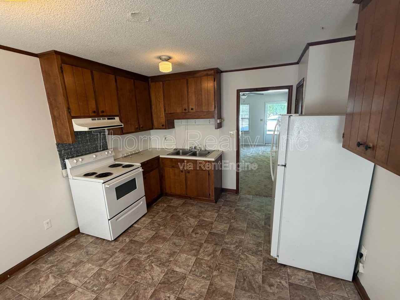 2206 Candlewood Dr Sw #B - Photo 3 of 8