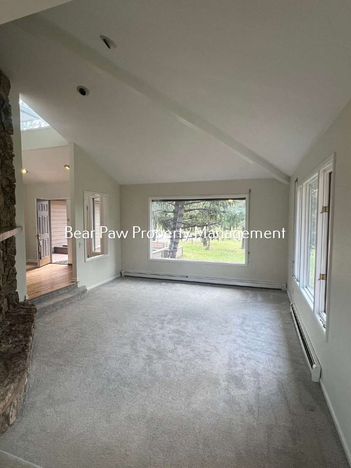 23768 Shooting Star Dr - Photo 2 of 13