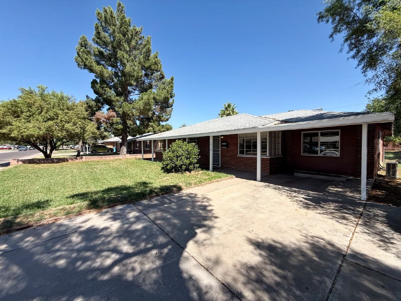 1514 W Rovey Ave - Photo 2 of 40
