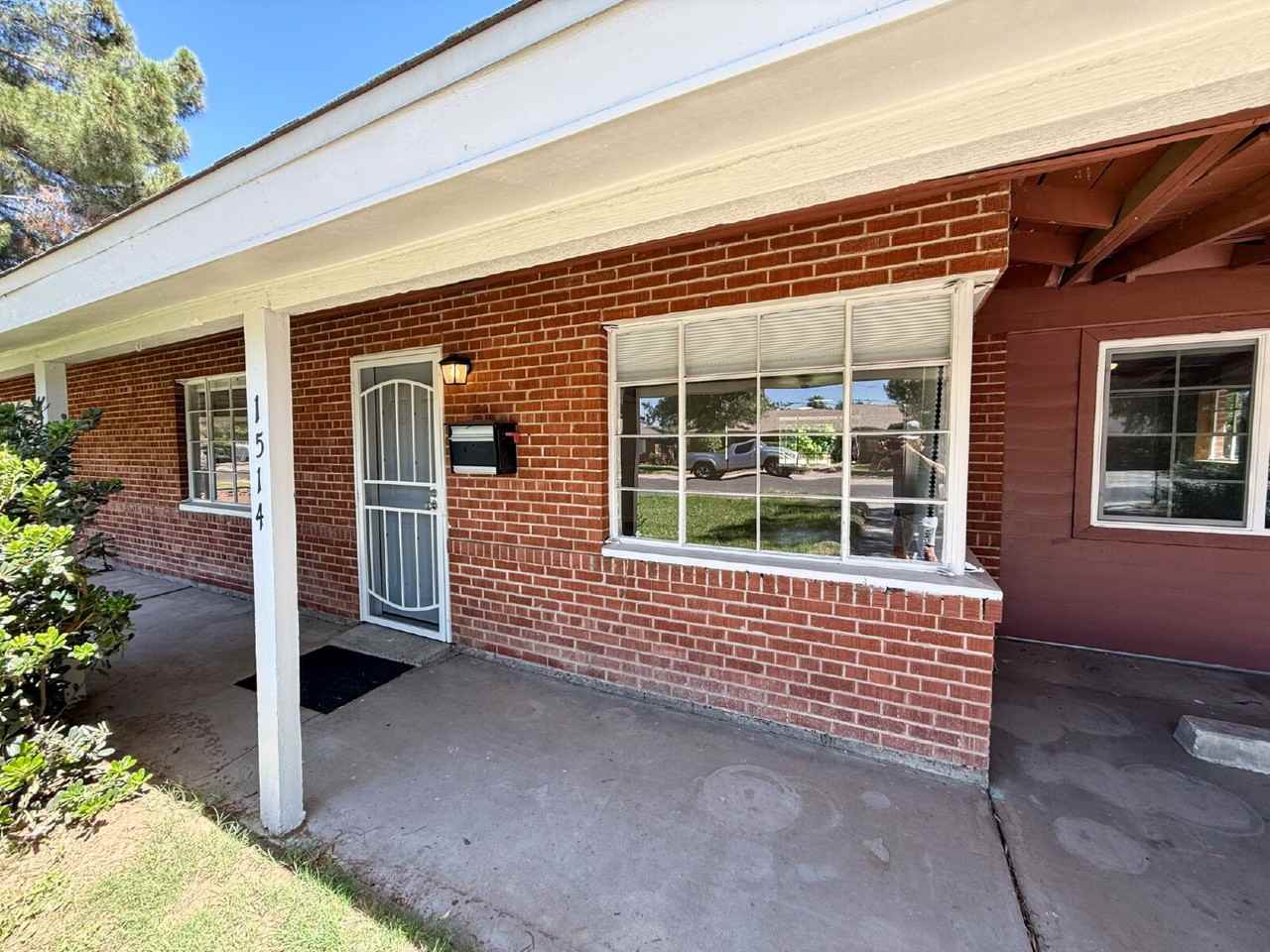 1514 W Rovey Ave - Photo 3 of 40