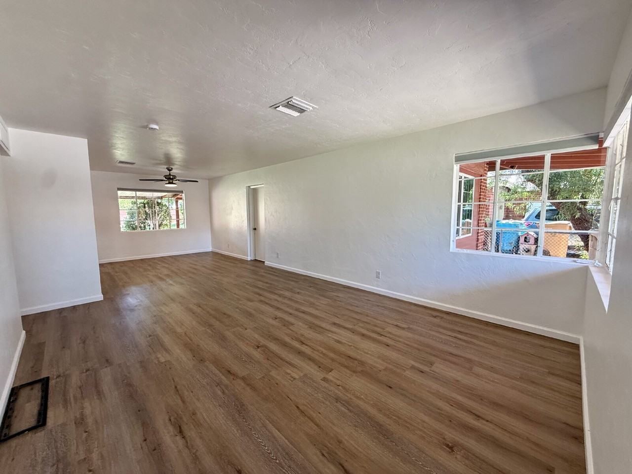 1514 W Rovey Ave - Photo 5 of 40