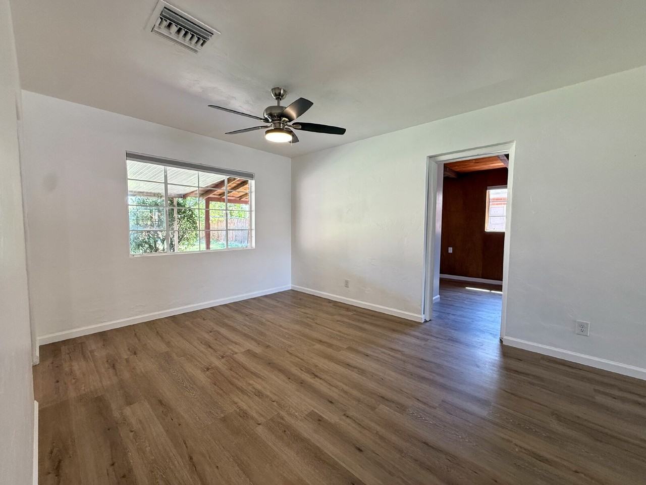 1514 W Rovey Ave - Photo 7 of 40