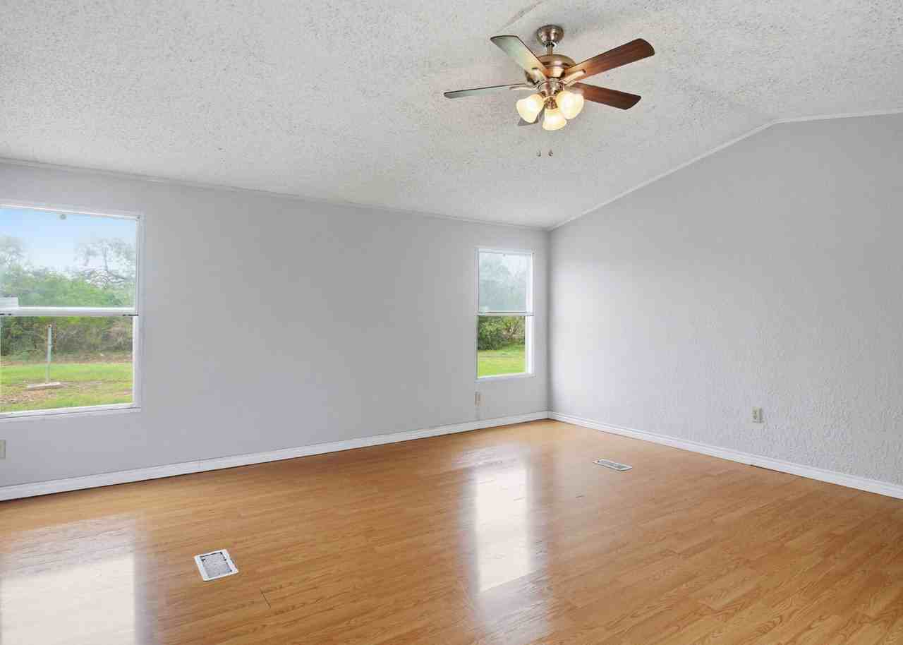 318 Dewey Ln - Photo 5 of 28
