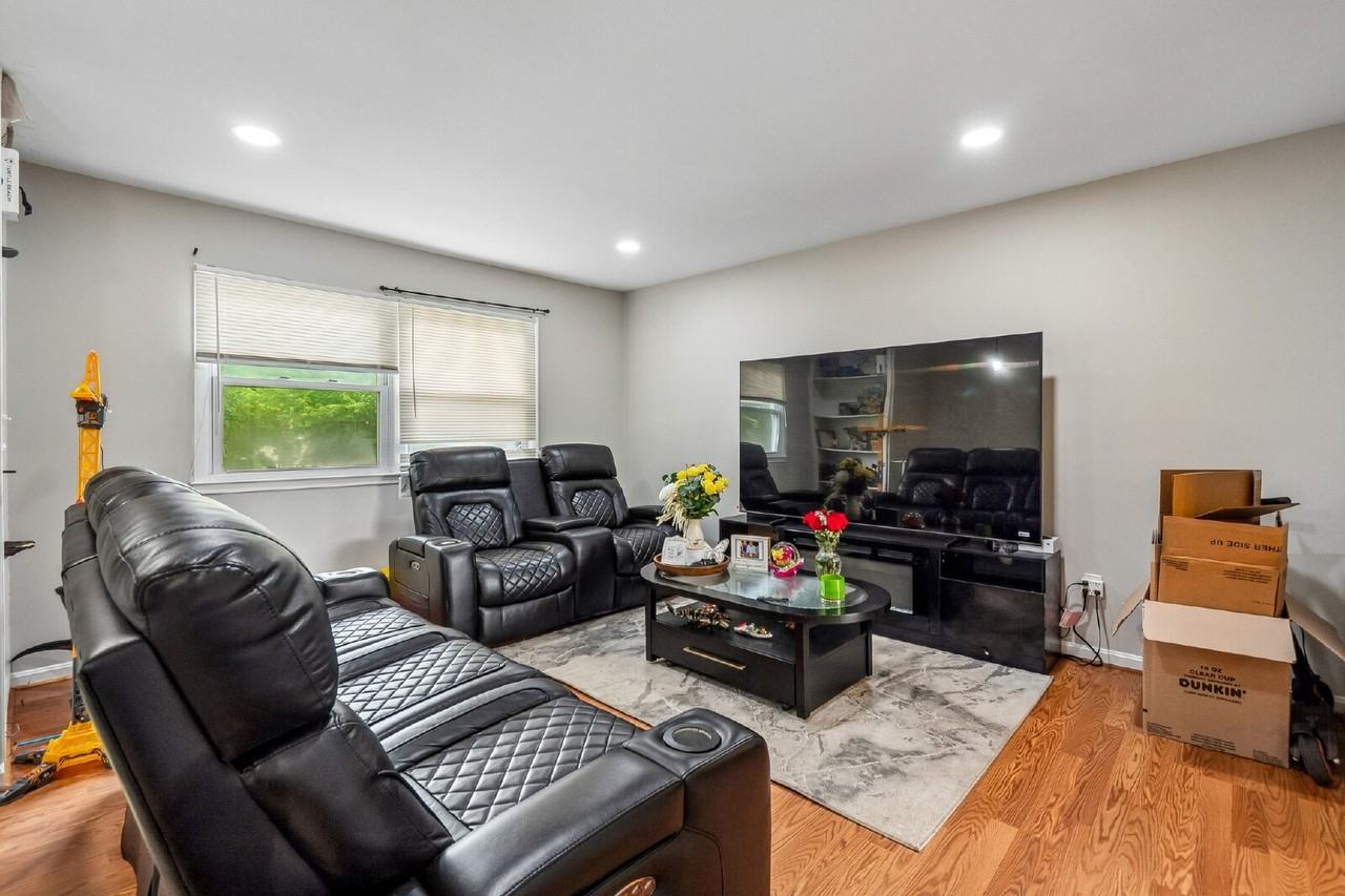 13911 Mapledale Ave - Photo 7 of 25