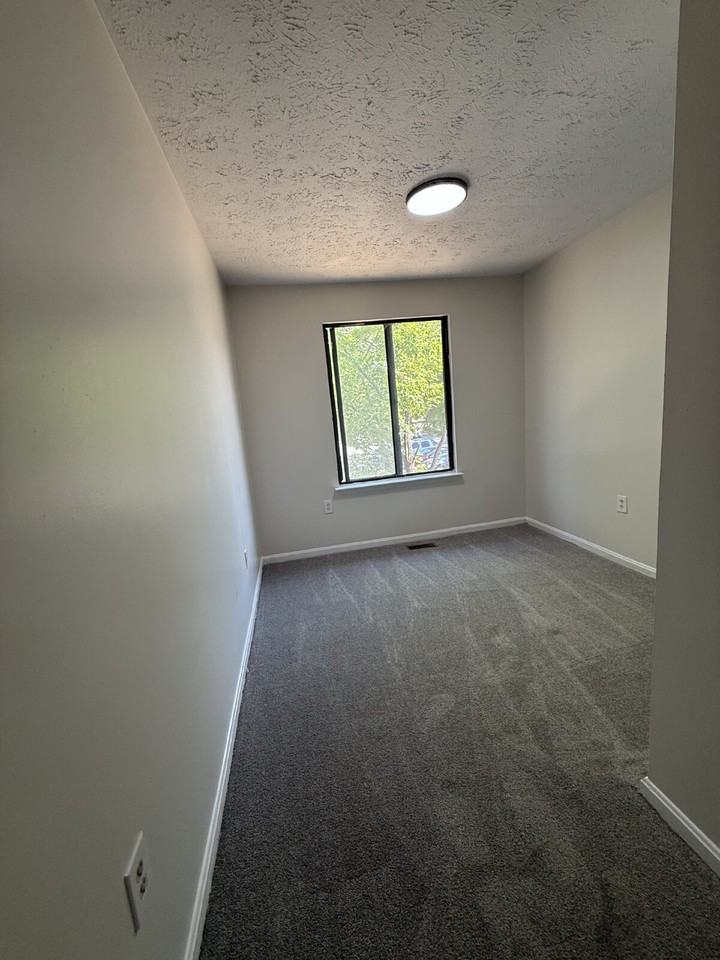 30 Keepsake Pl - Photo 2 of 13