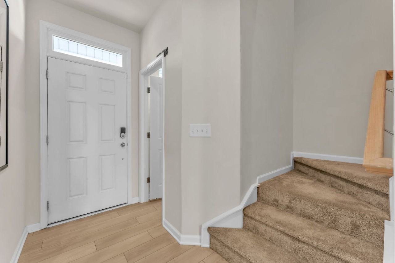 452 Bee Cove Way - Photo 3 of 30
