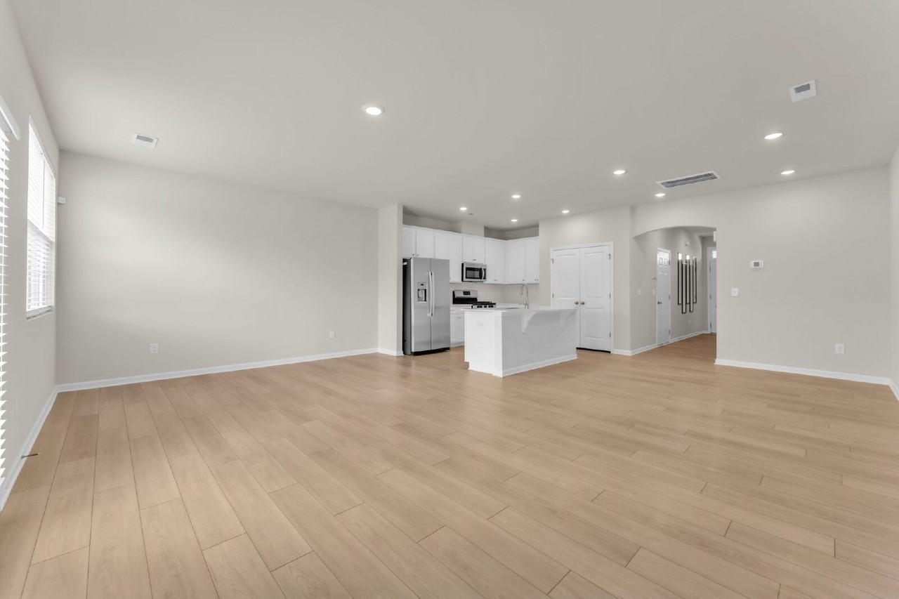 452 Bee Cove Way - Photo 7 of 30