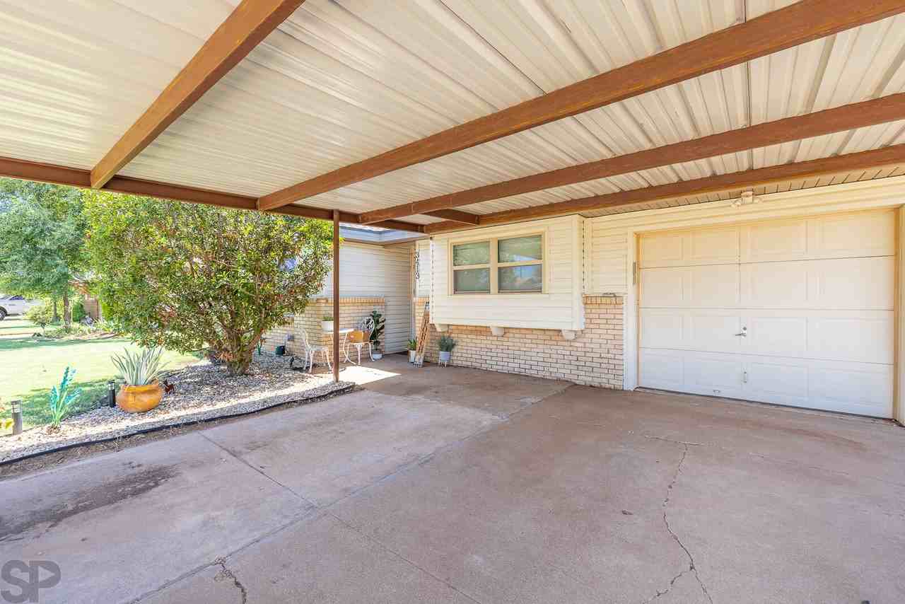 3413 Belmont Ave - Photo 4 of 32