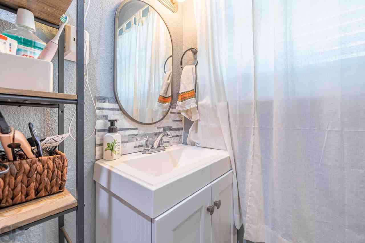 3413 Belmont Ave - Photo 6 of 32