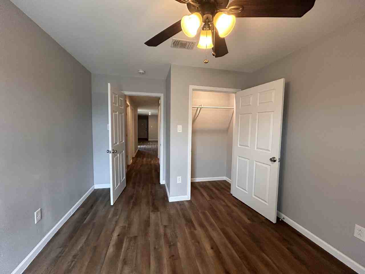804 N Englewood Ave - Photo 7 of 11