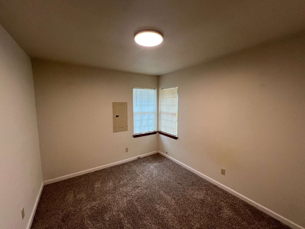 12845 Village Rd - Photo 6 of 8