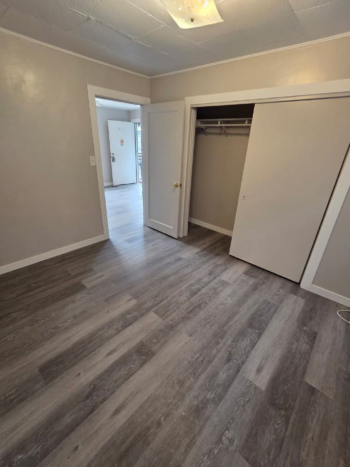 345 Ne 6th St Apt 4 - Photo 4 of 8