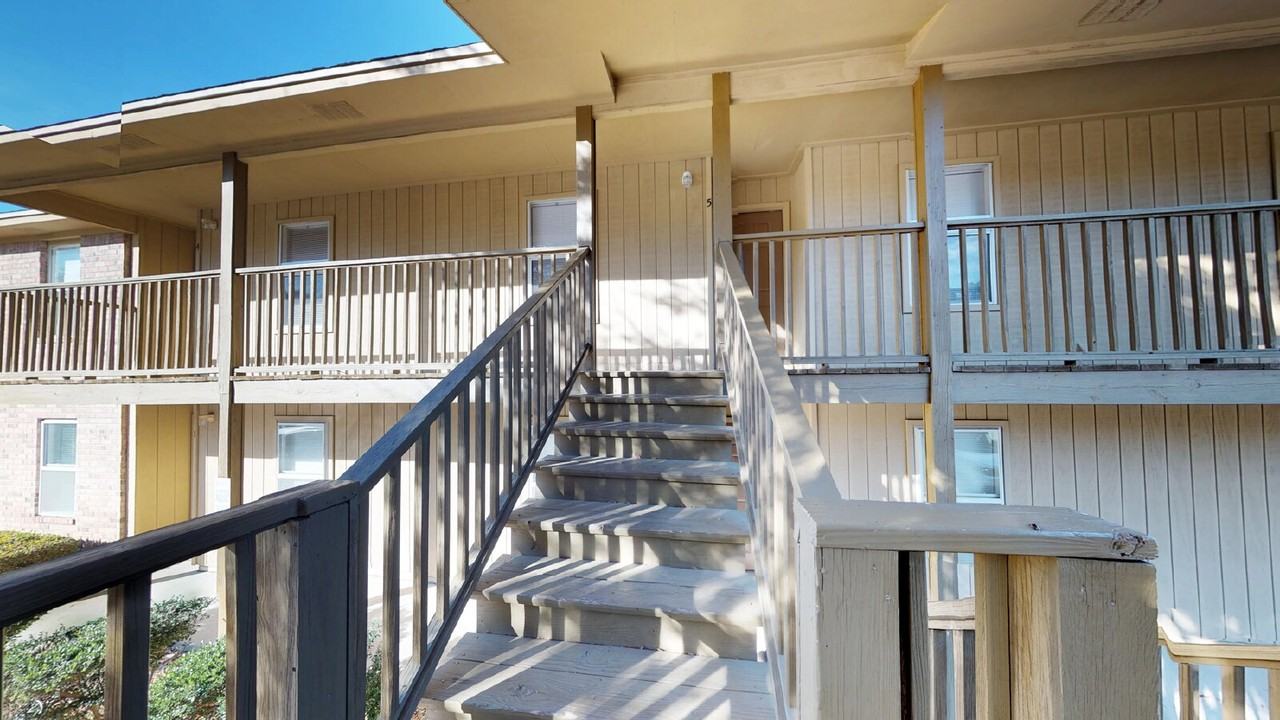 1859 Norwood Ct #5 - Photo 3 of 22