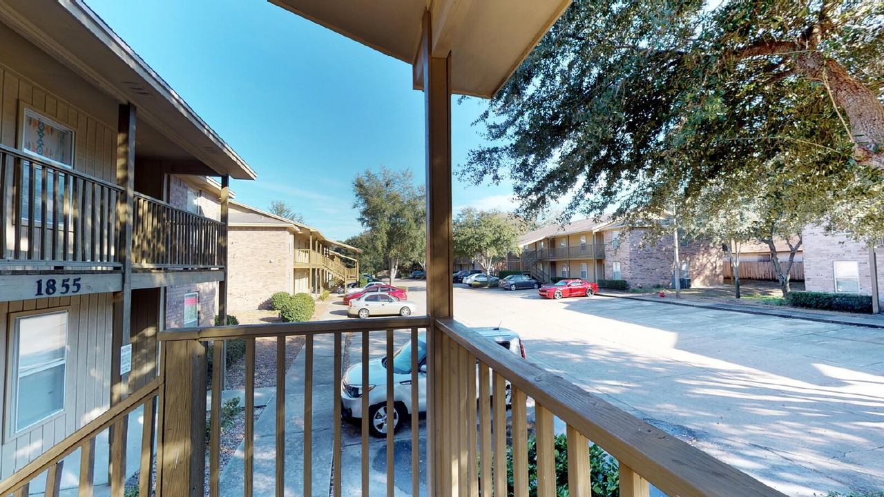 1859 Norwood Ct #5 - Photo 4 of 22