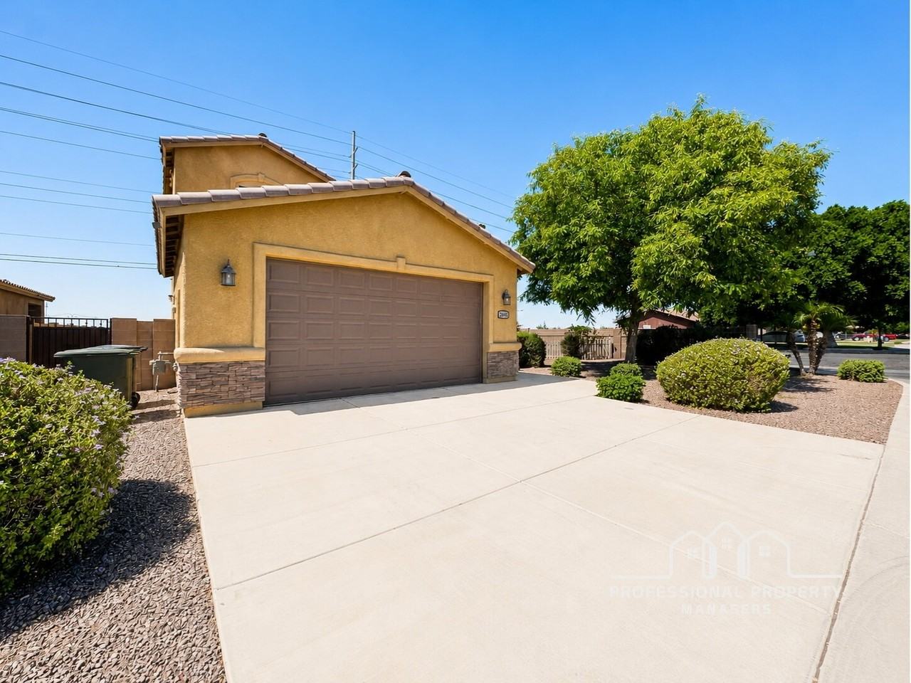2845 W 31st Ln - Photo 3 of 24
