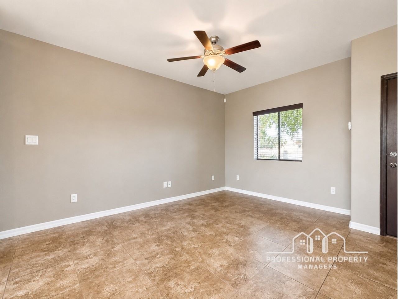 2845 W 31st Ln - Photo 4 of 24