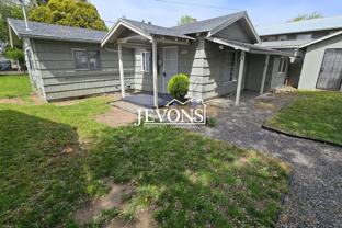 1017 1/2 E Spruce St - Photo 1 of 1