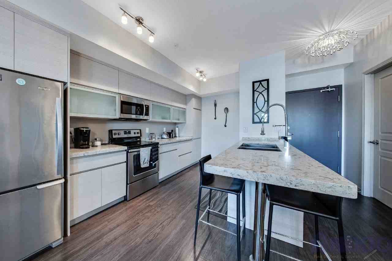 223 Evergreen Sq - Photo 4 of 16