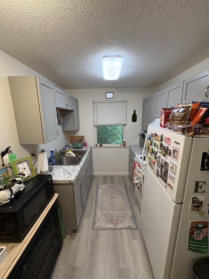 1026 Southpark Dr #2A - Photo 5 of 9
