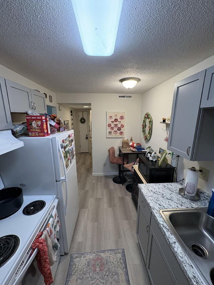 1026 Southpark Dr #2A - Photo 6 of 9