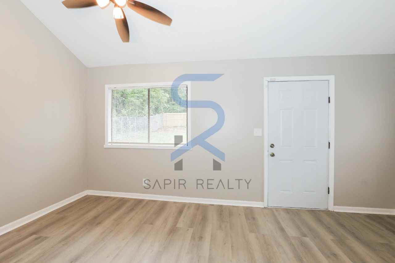 779 Edenton Ct - Photo 2 of 19