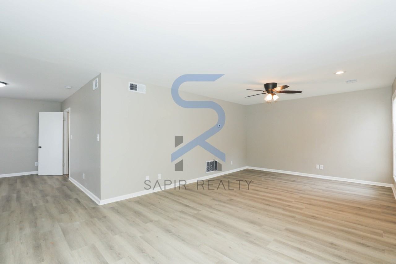 779 Edenton Ct - Photo 5 of 19