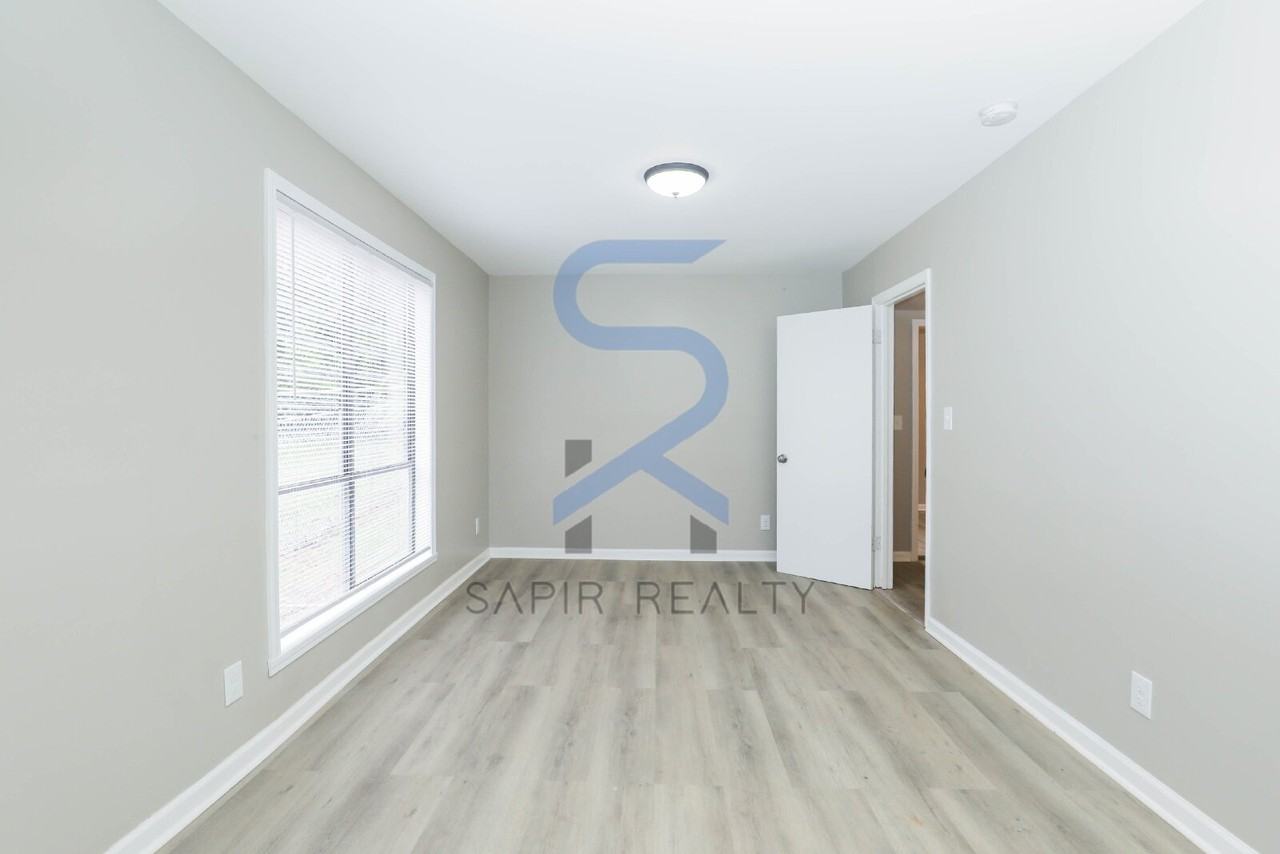 779 Edenton Ct - Photo 6 of 19