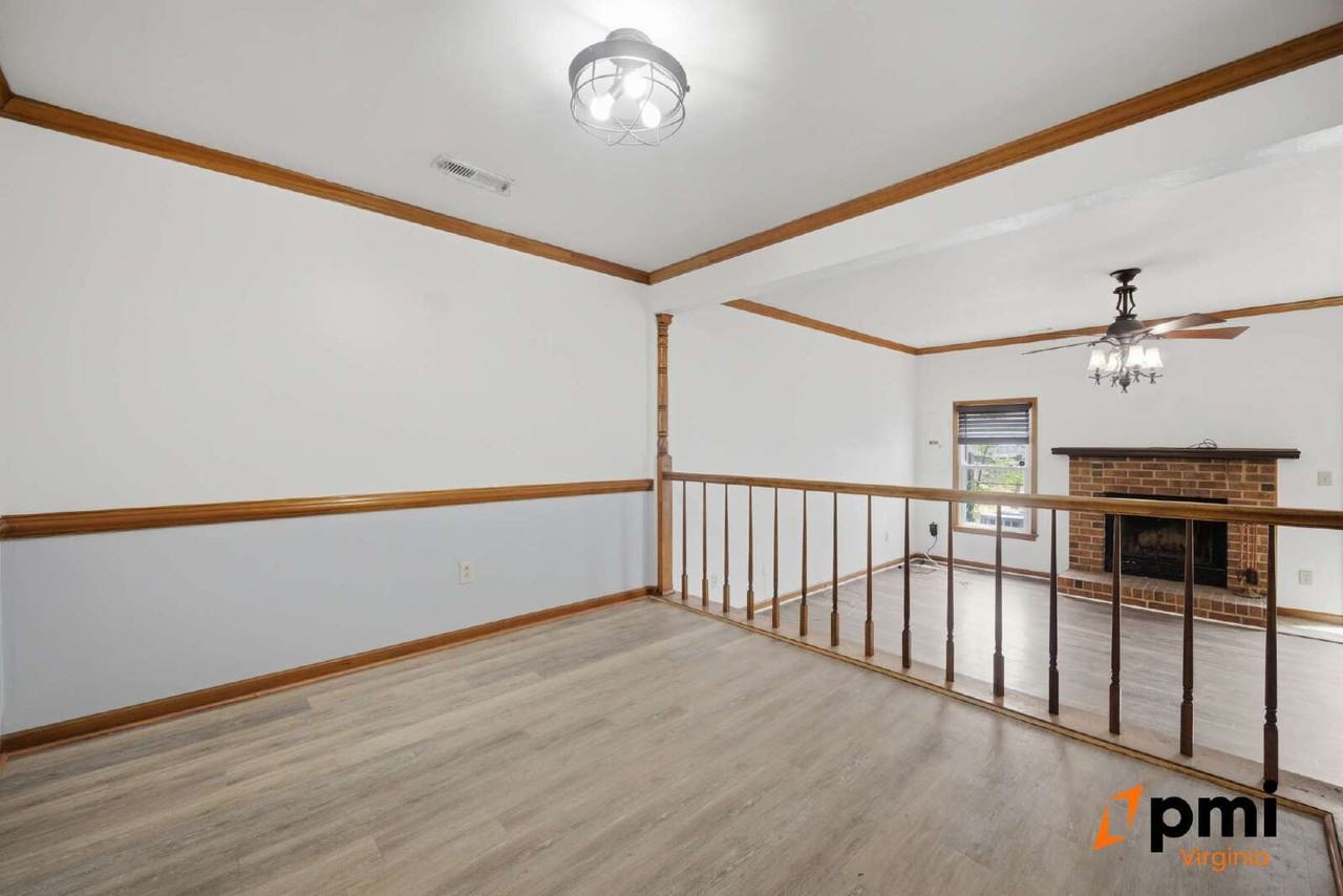 202 Stonehall Ct - Photo 3 of 34
