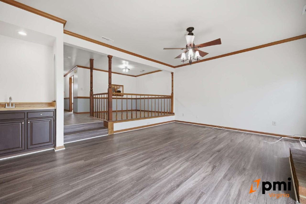 202 Stonehall Ct - Photo 5 of 34