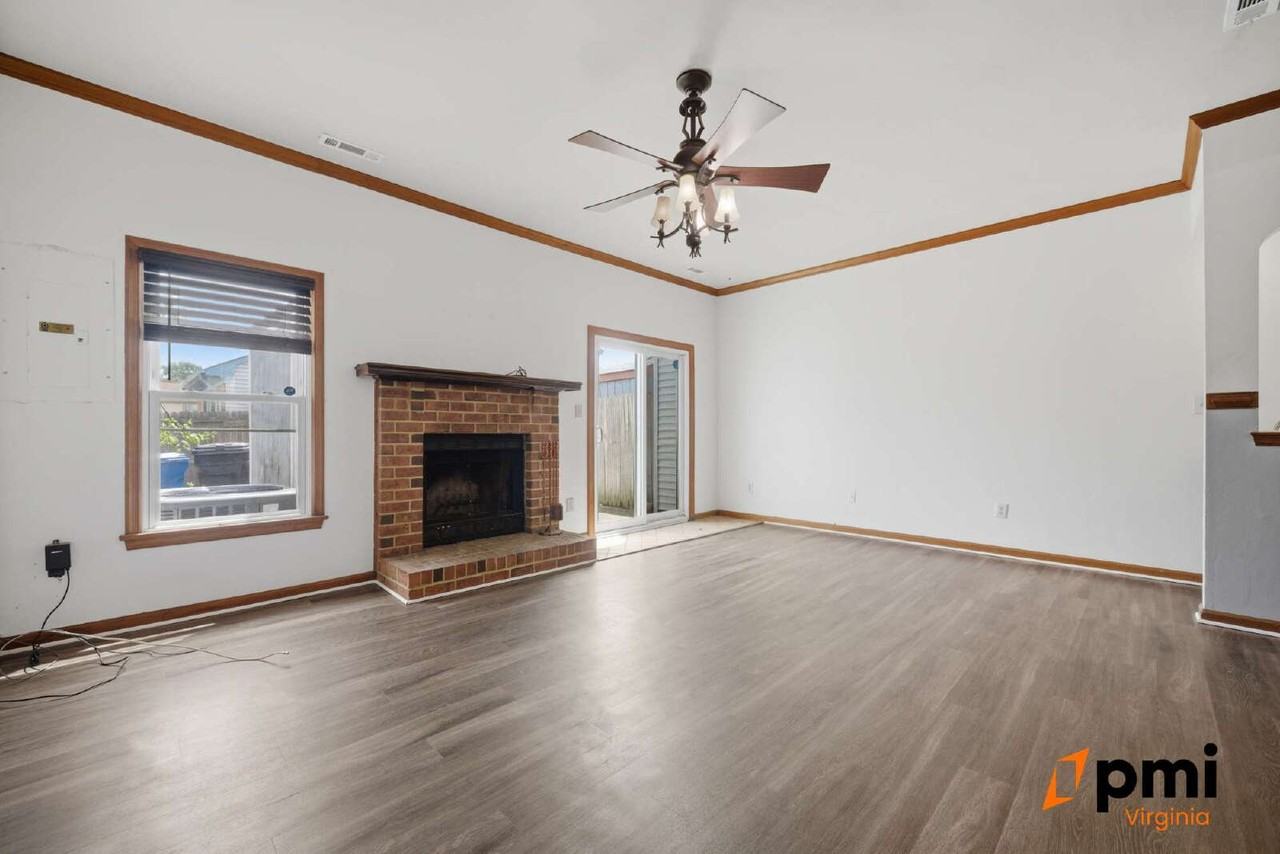 202 Stonehall Ct - Photo 6 of 34