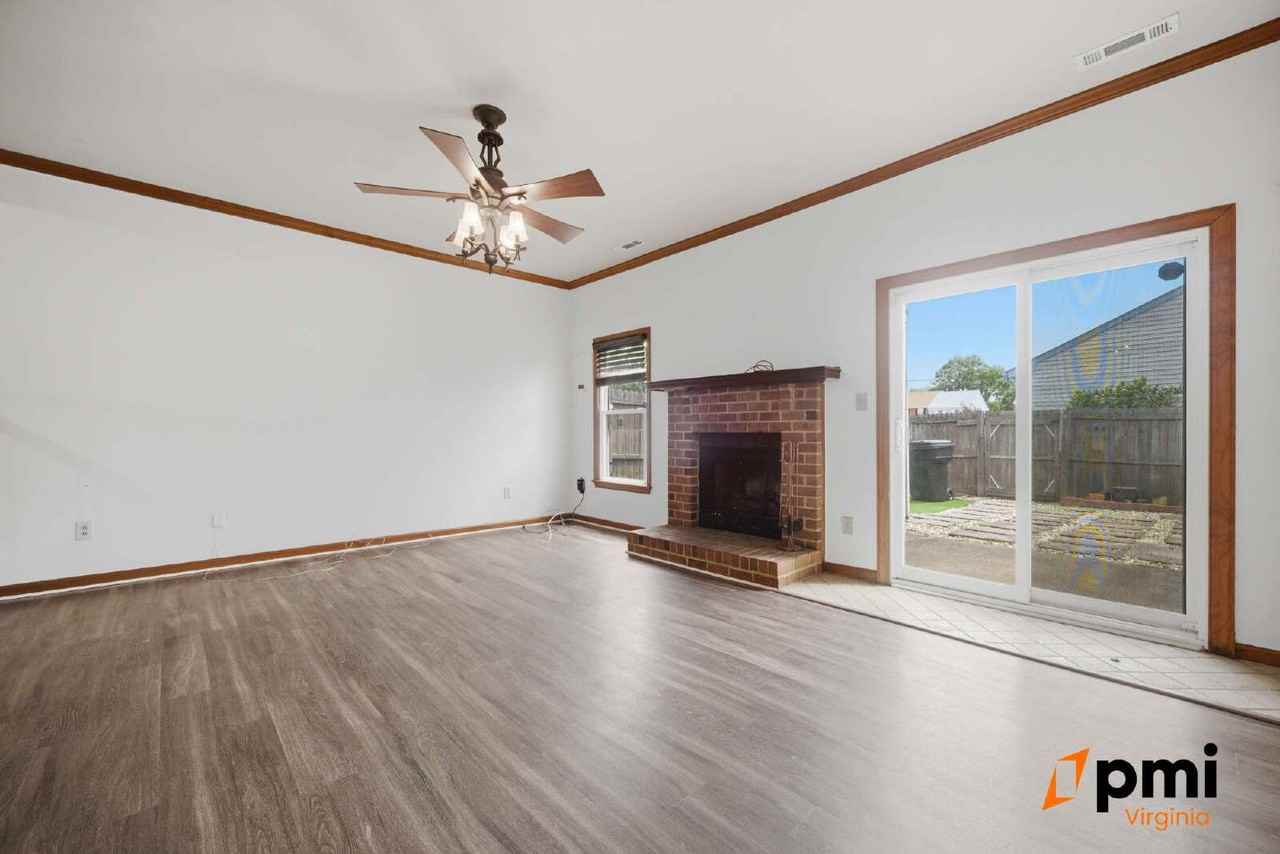 202 Stonehall Ct - Photo 7 of 34